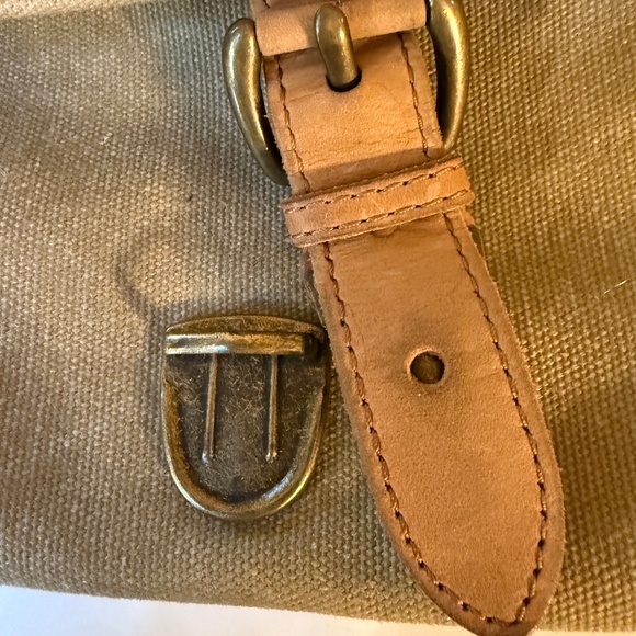 VINTAGE L.L. BEAN CANVAS AND LEATHER MESSENGER BAG - Picture 9 of 14